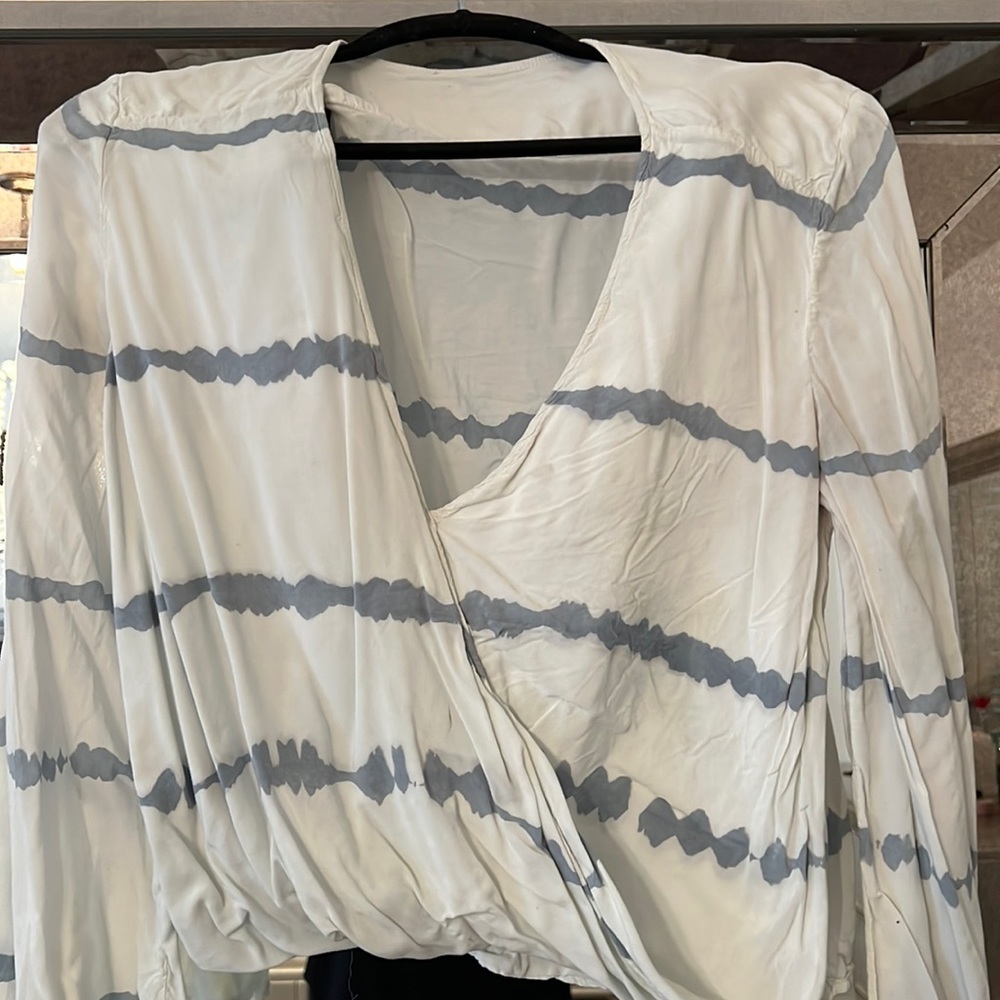 V neck long sleeve blouse